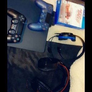 Ps4 in good conditions